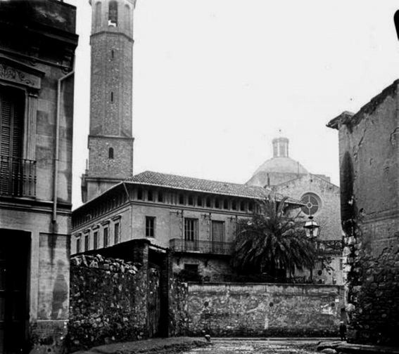 Vista de la iglesia de Santa Maria de Sants desde la calle